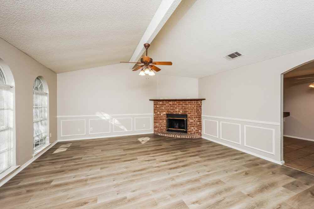 423 Blueberry Hill Ln - Photo 4 of 16