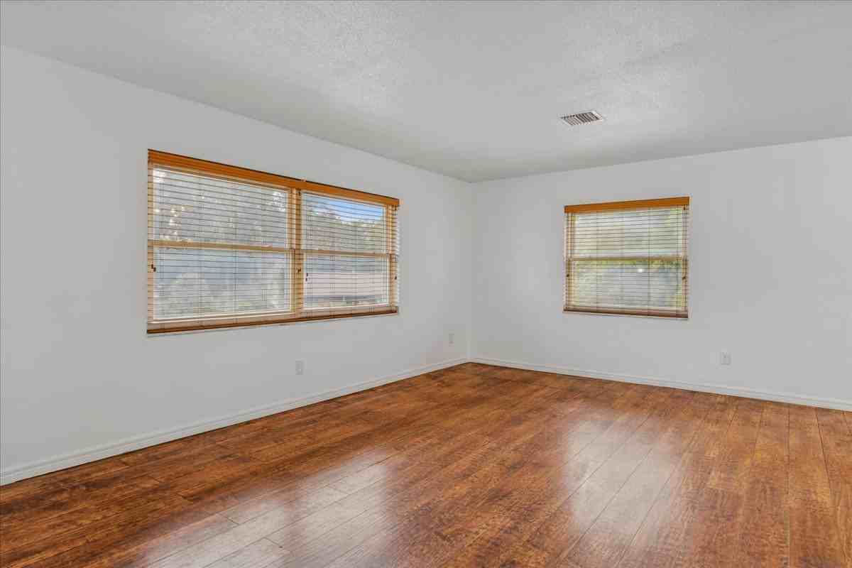 521 Brookside Cir #1 - Photo 5 of 22