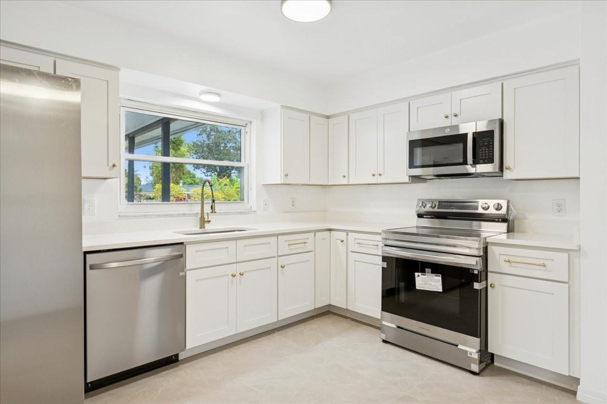 521 Brookside Cir #1 - Photo 7 of 22