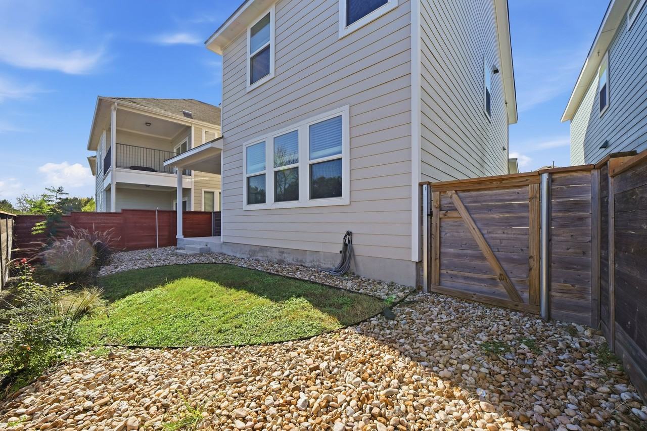 4806 Plum Peach Bnd #1 - Photo 5 of 32