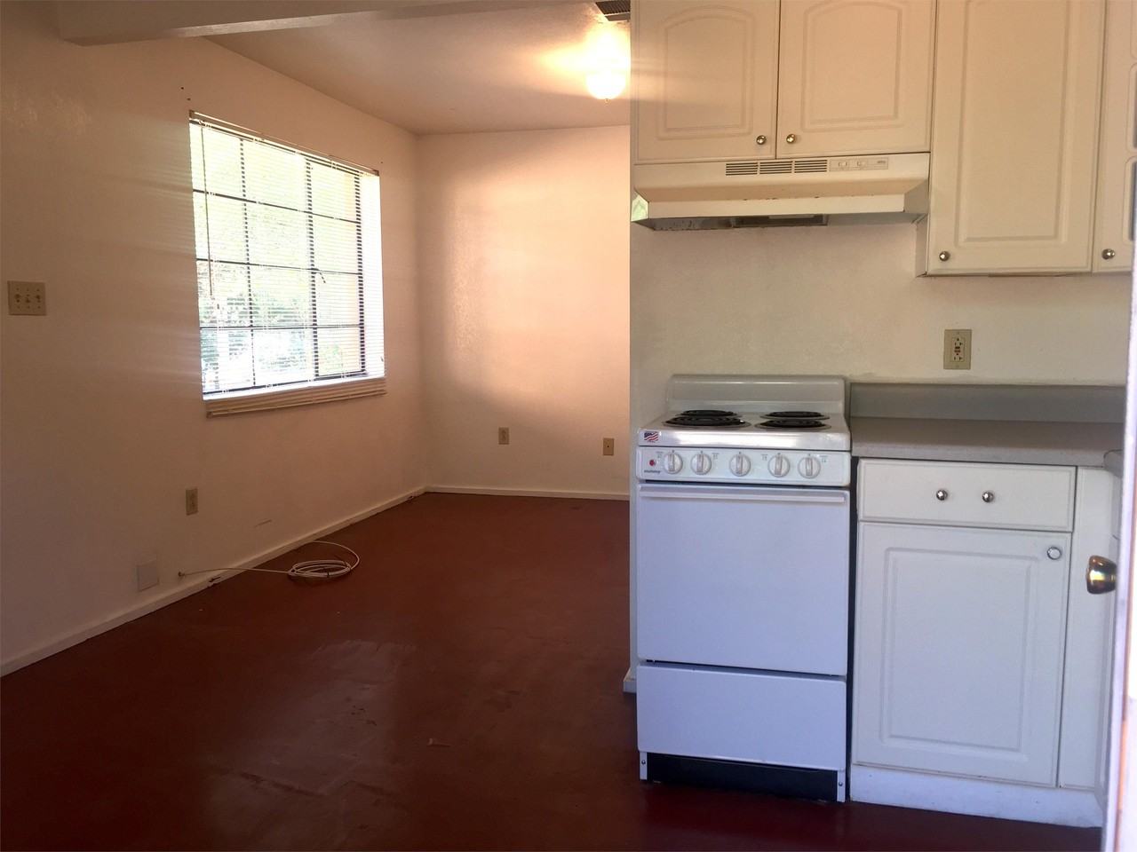 1010 E Water St #B - Photo 4 of 18