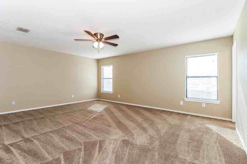 5216 Dillon Cir - Photo 6 of 14