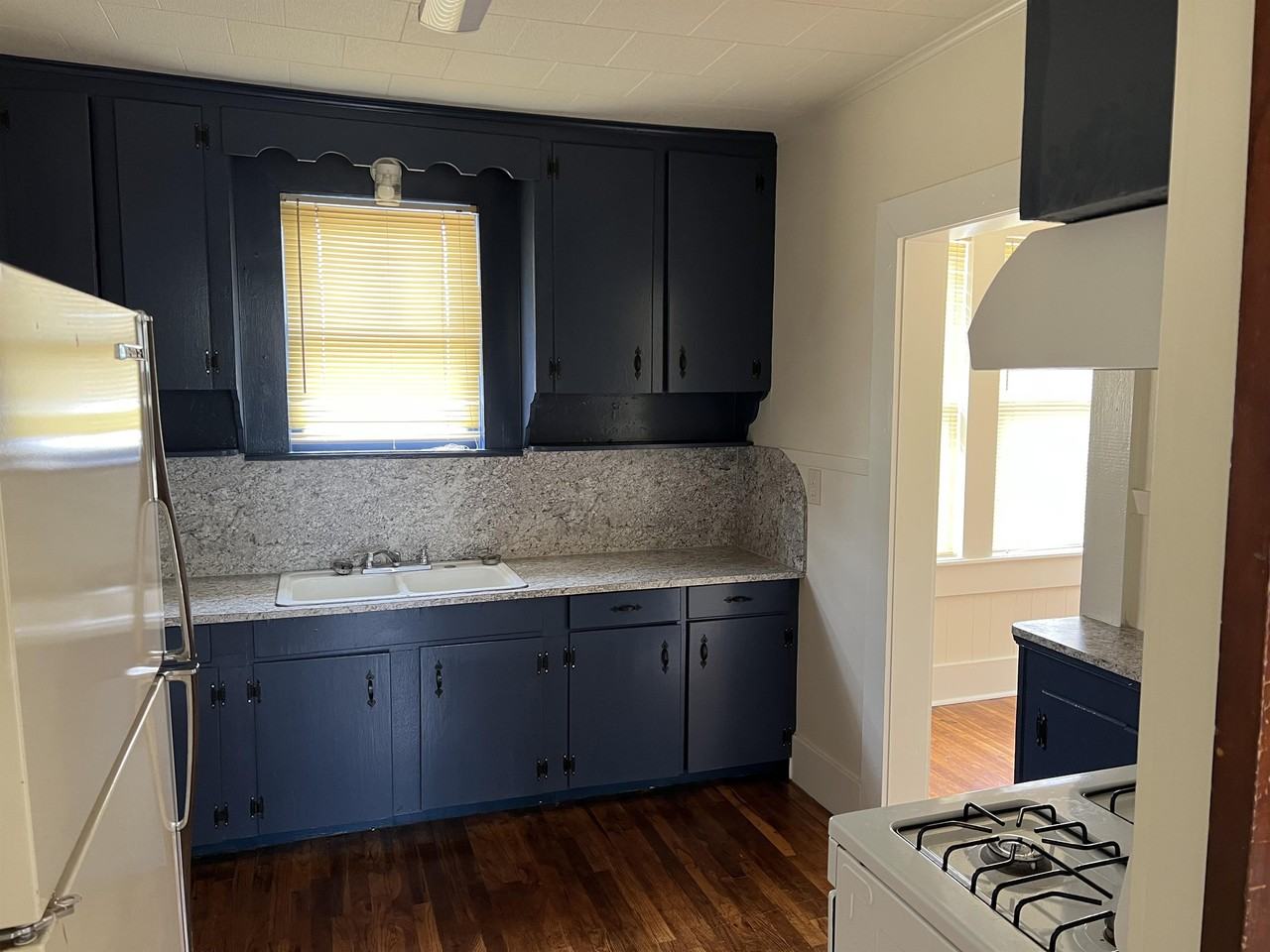 817 6th StreetGarage #2 - Photo 5 of 7