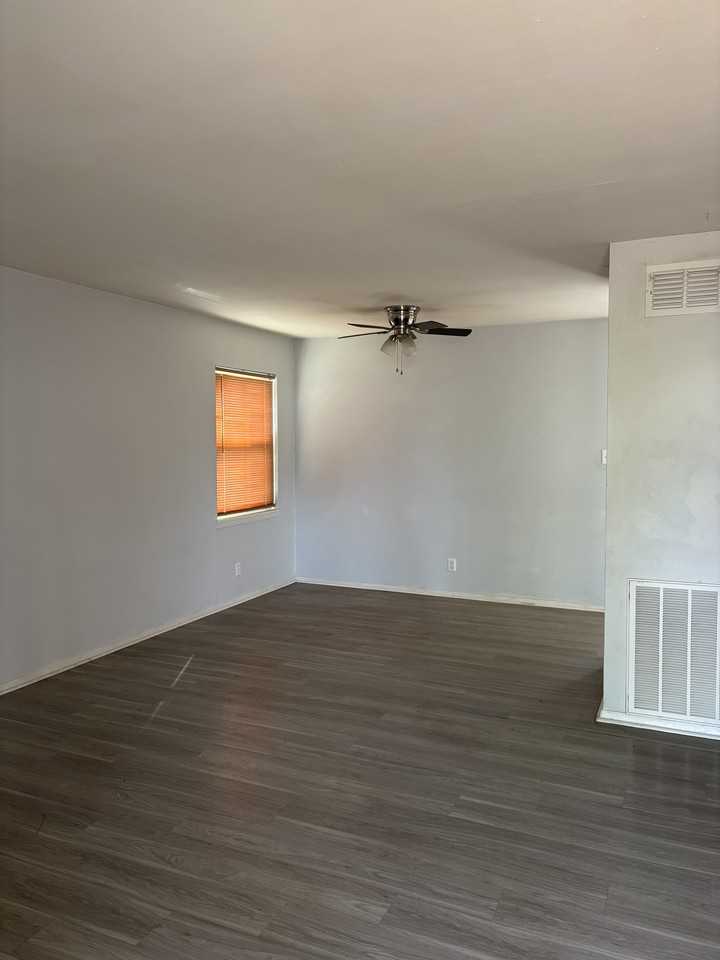 2506 Belmont Dr #1 - Photo 2 of 6