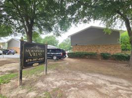 featured image of 1055 Morningside Dr Apt 1e #1E