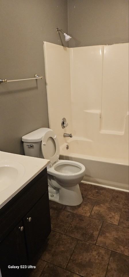 1055 Morningside Dr Apt 1e #1E - Photo 3 of 9