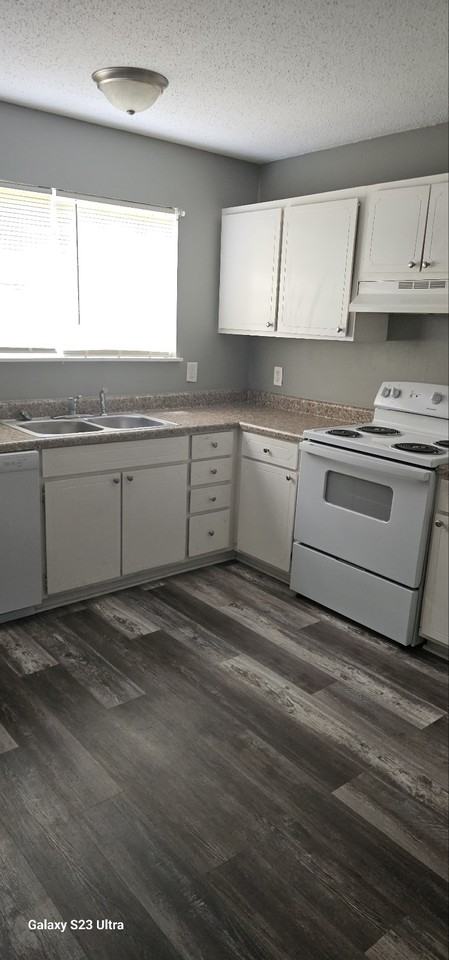 1055 Morningside Dr Apt 1e #1E - Photo 5 of 9