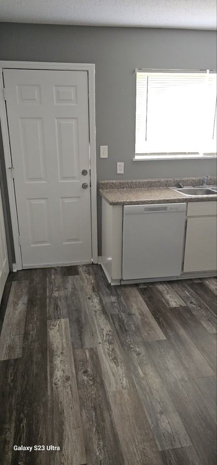 1055 Morningside Dr Apt 1e #1E - Photo 7 of 9