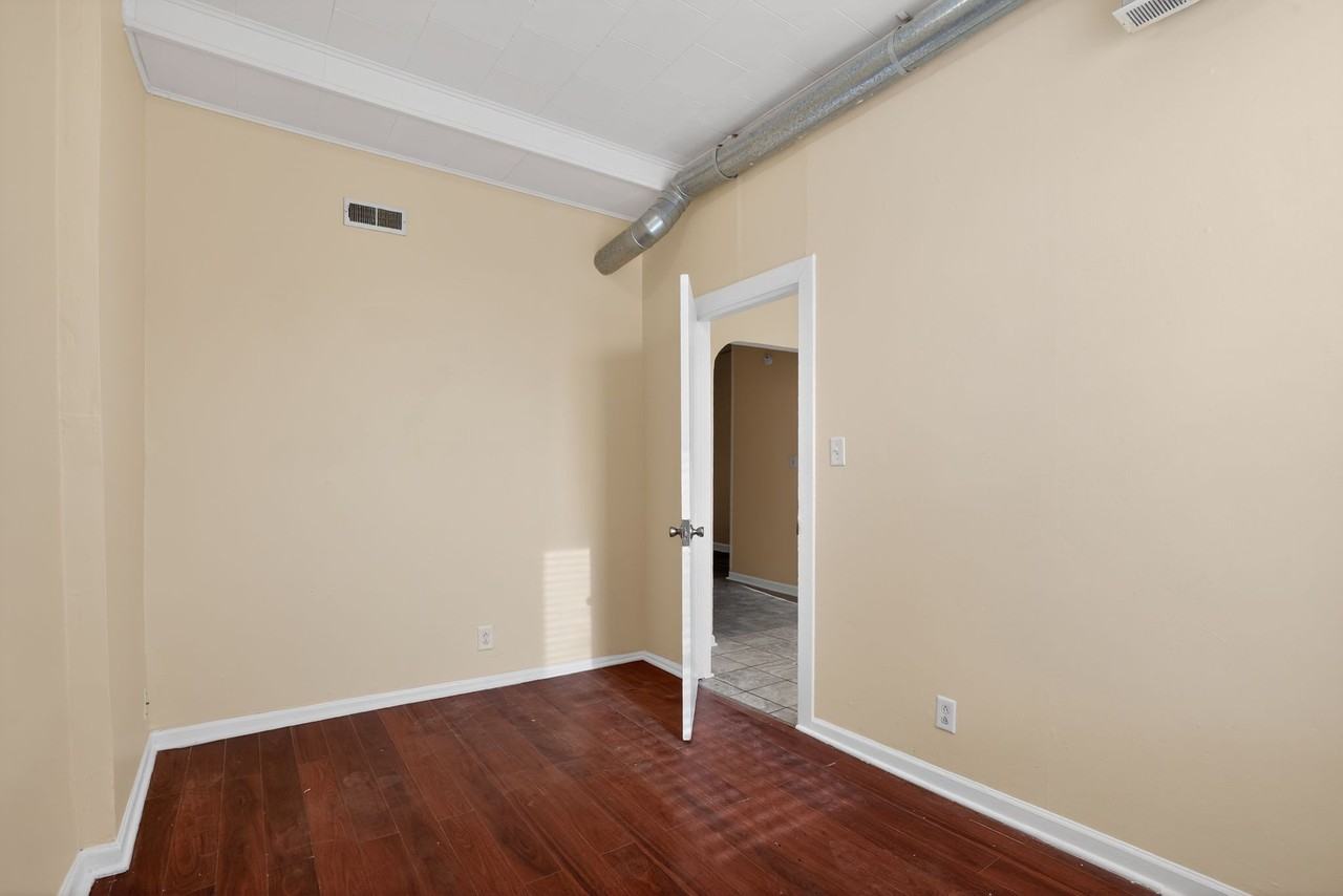 3544 West 24th Street - Photo 3 of 9