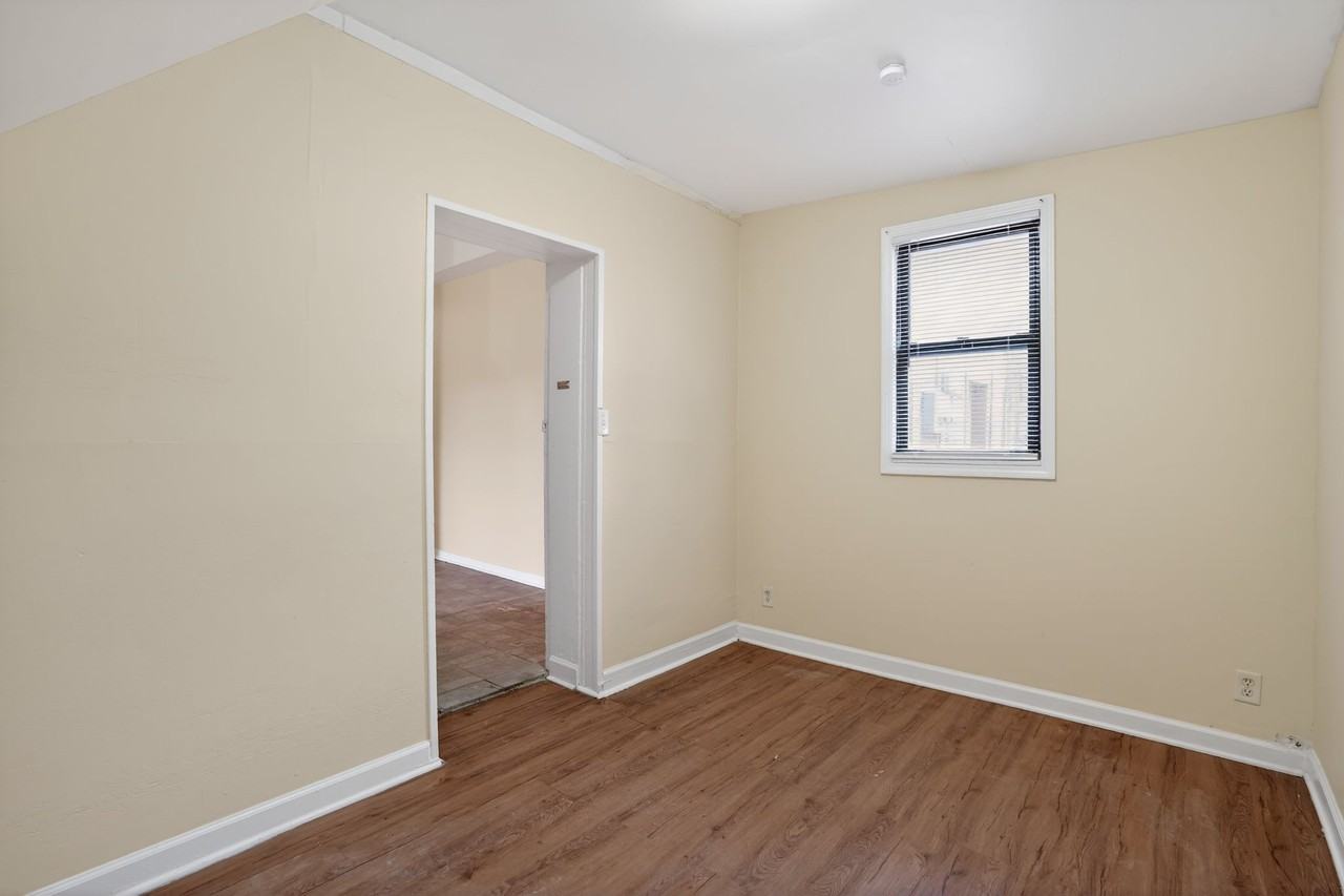 3544 West 24th Street - Photo 6 of 9