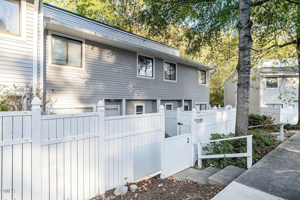 7320 Sandy Creek Dr - Photo 3 of 39