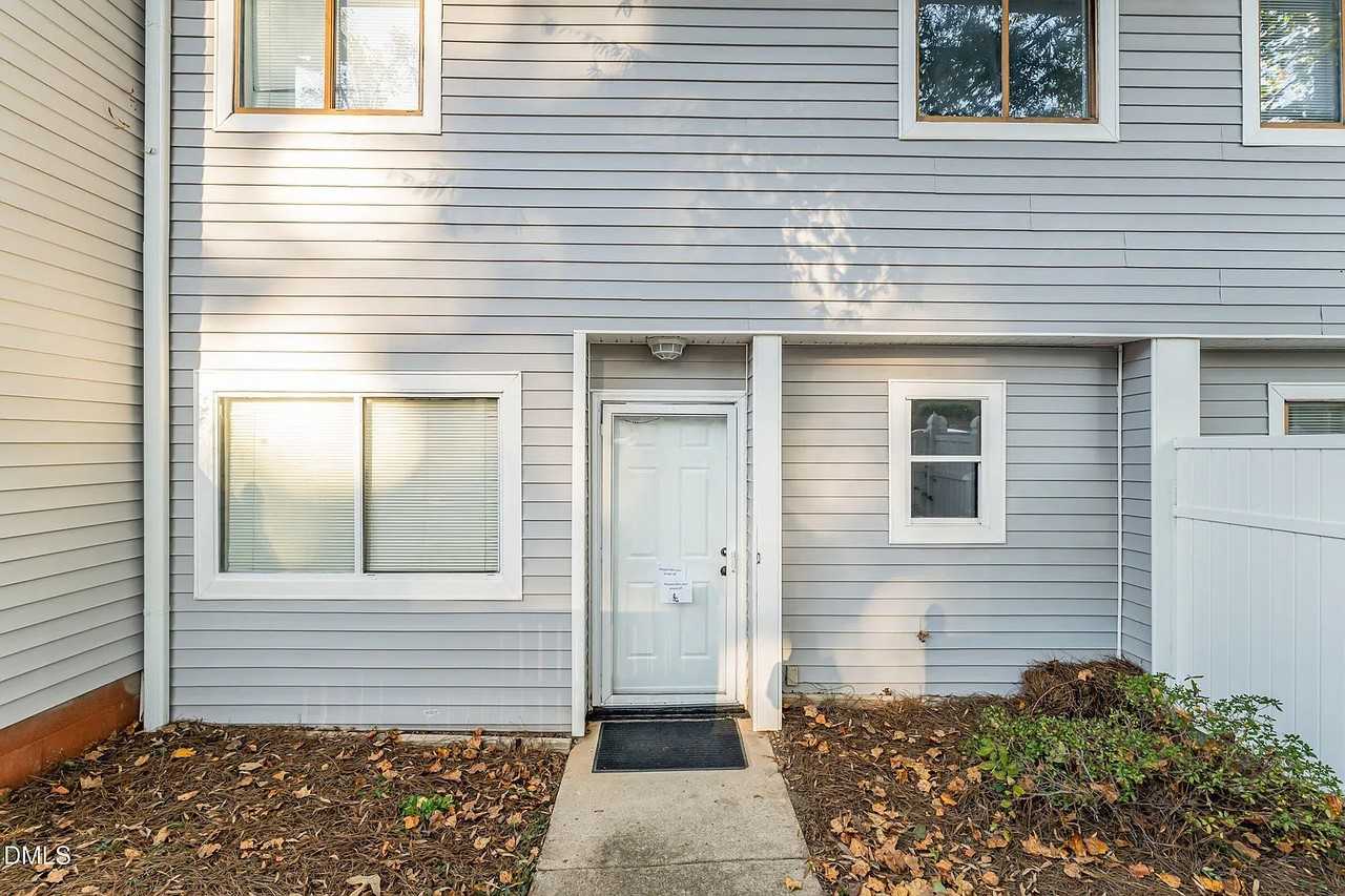 7320 Sandy Creek Dr - Photo 4 of 39