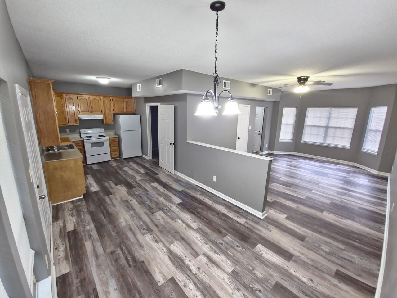 103 Thames Rd - B - 103 #B103 - Photo 3 of 11