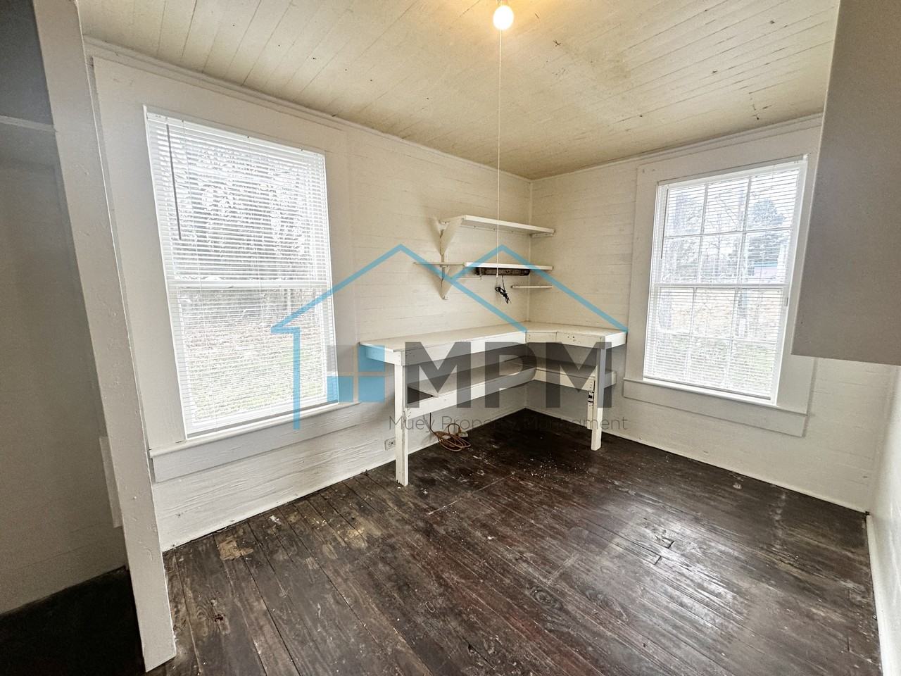 629 E Olive St #1 - Photo 4 of 10