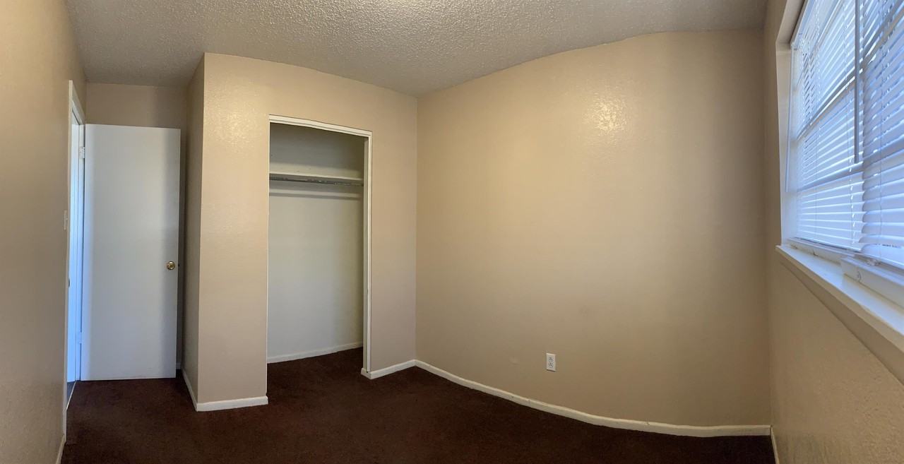 3525 Sheridan St #6 - Photo 4 of 9