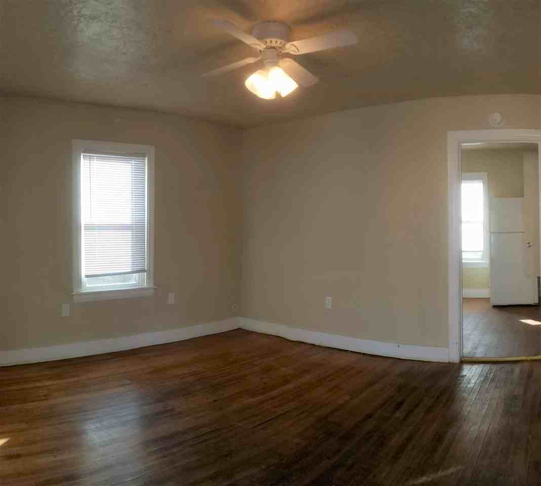 1104 1/2 Wallace St #1104-5 - Photo 2 of 5