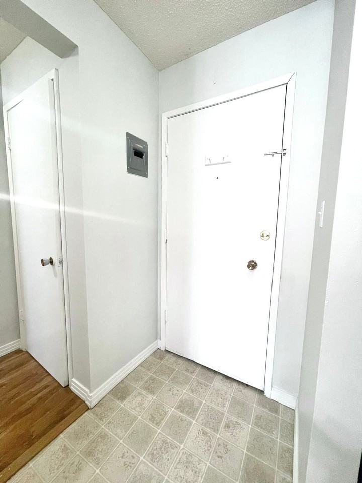 Alpine Manor - Photo 5 of 25