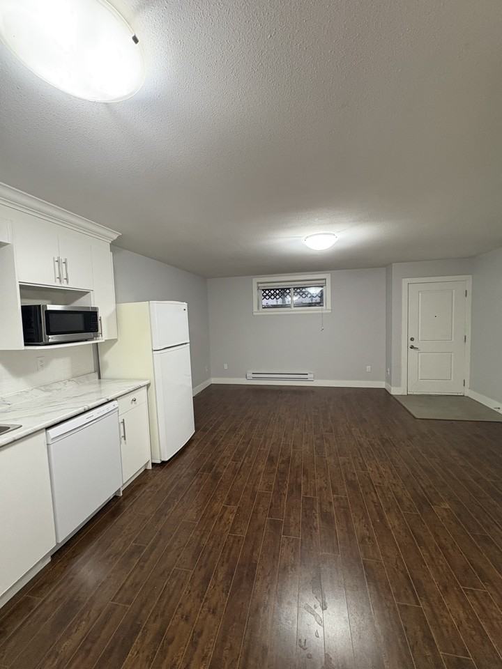 7645 210 Street - Photo 4 of 9