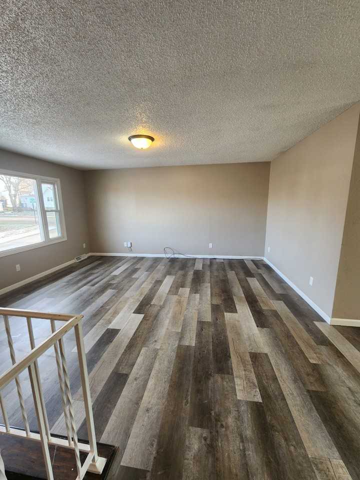 1625 N Algona St #1 - Photo 3 of 22