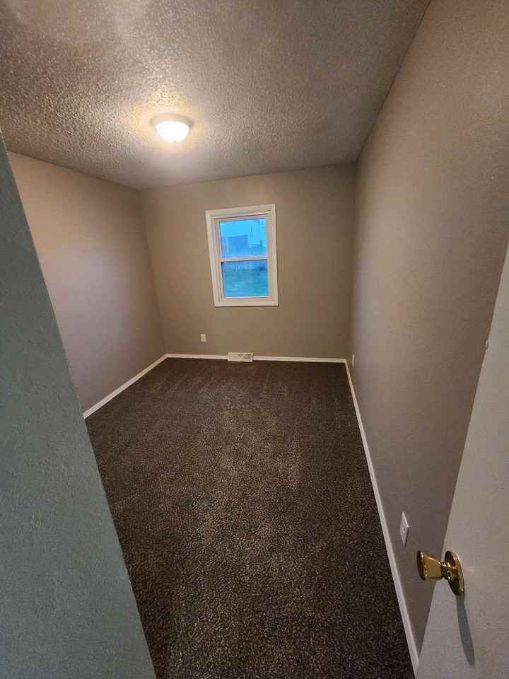 1625 N Algona St #1 - Photo 7 of 22