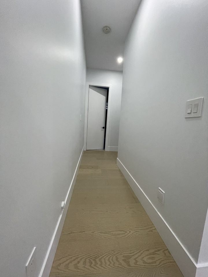 1611 134 St Bsmt #BS - Photo 4 of 12