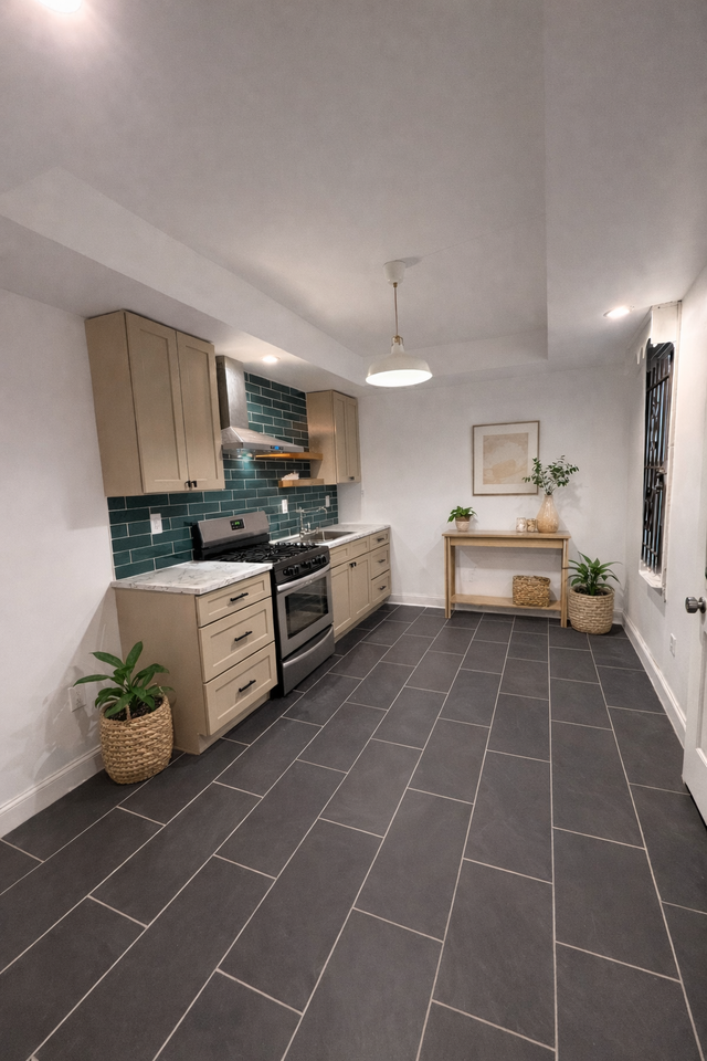 2633 N Franklin St #1 - Photo 3 of 14