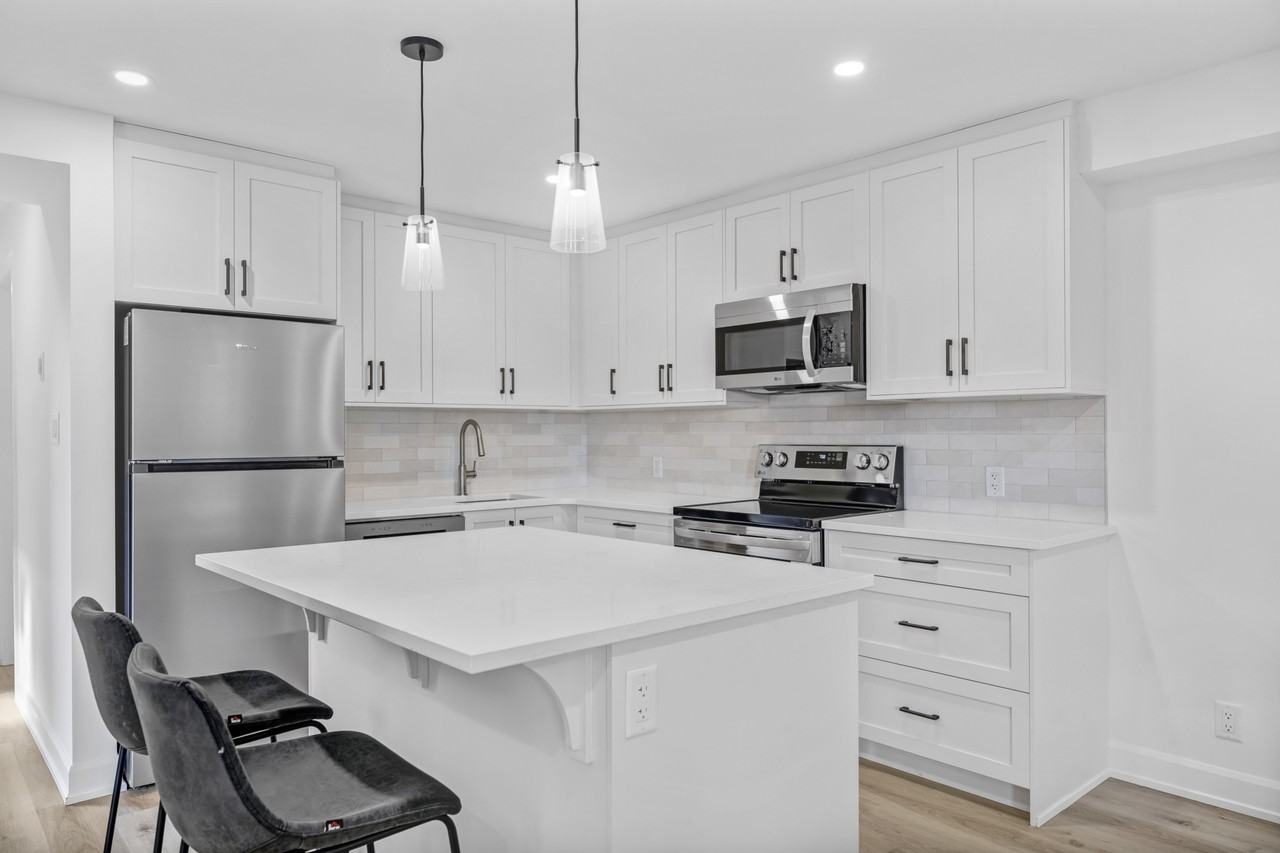 887 Somerset St W #302 - Photo 6 of 14