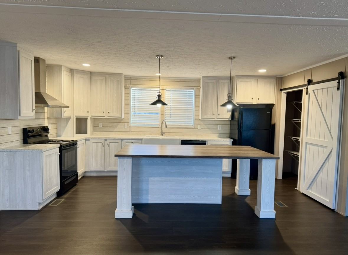 459 Mason Hill Ln #1 - Photo 3 of 18