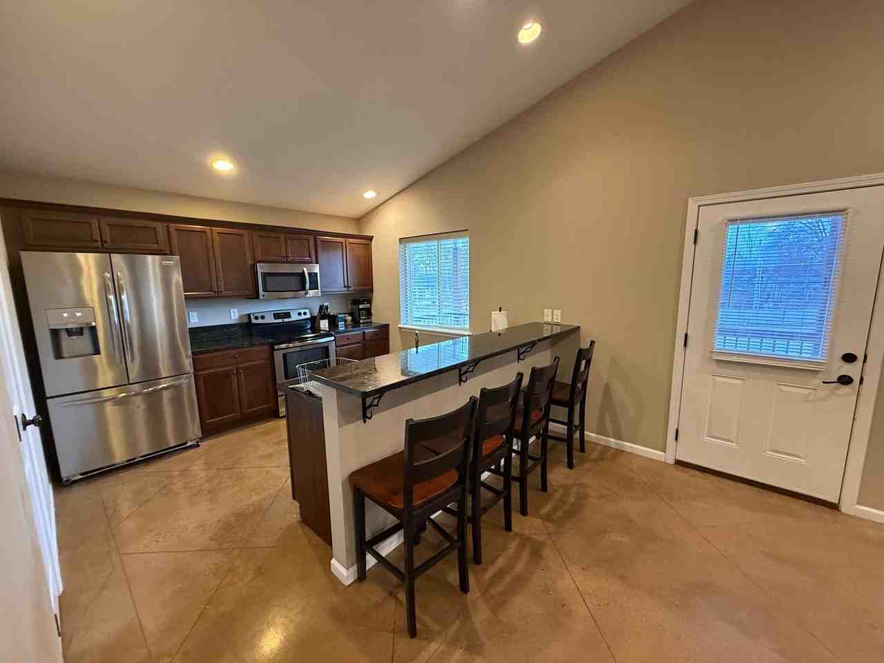 1409 Paris Rd #201 - Photo 3 of 37