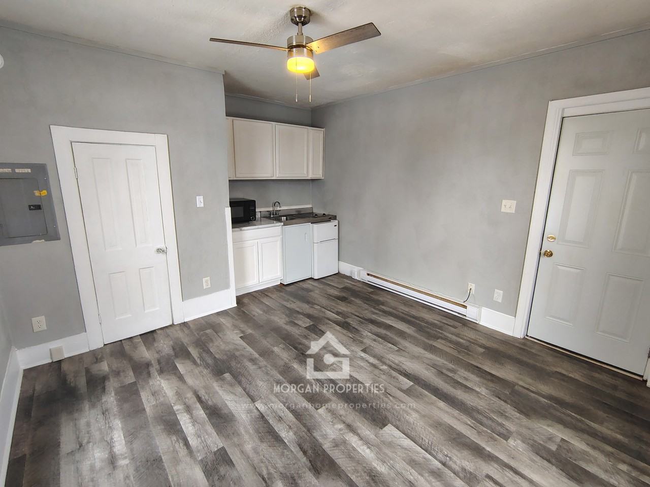 725 West 8th Street1/2 #1-2 - Photo 2 of 3