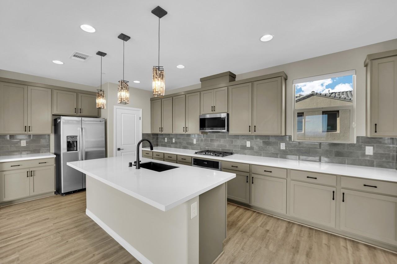 1749 South Desert Foothills Drive #1 - Photo 4 of 28