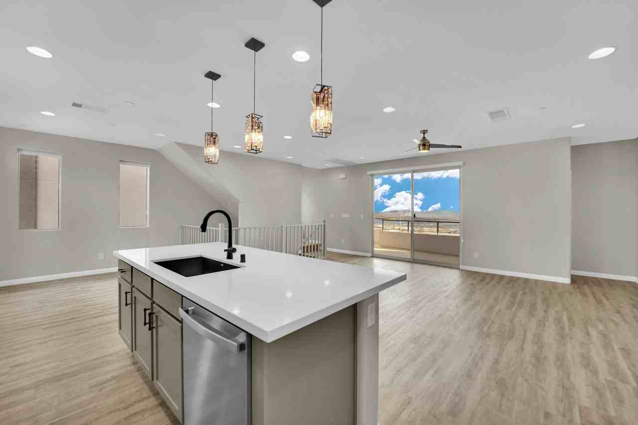 1749 South Desert Foothills Drive #1 - Photo 6 of 28