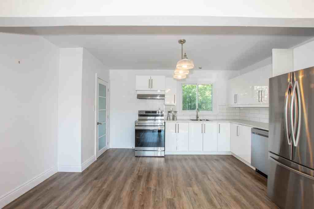 1 Montgomery Ave - Photo 7 of 32