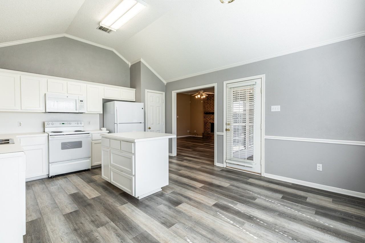 10312 Sierra West Dr #1 - Photo 5 of 20