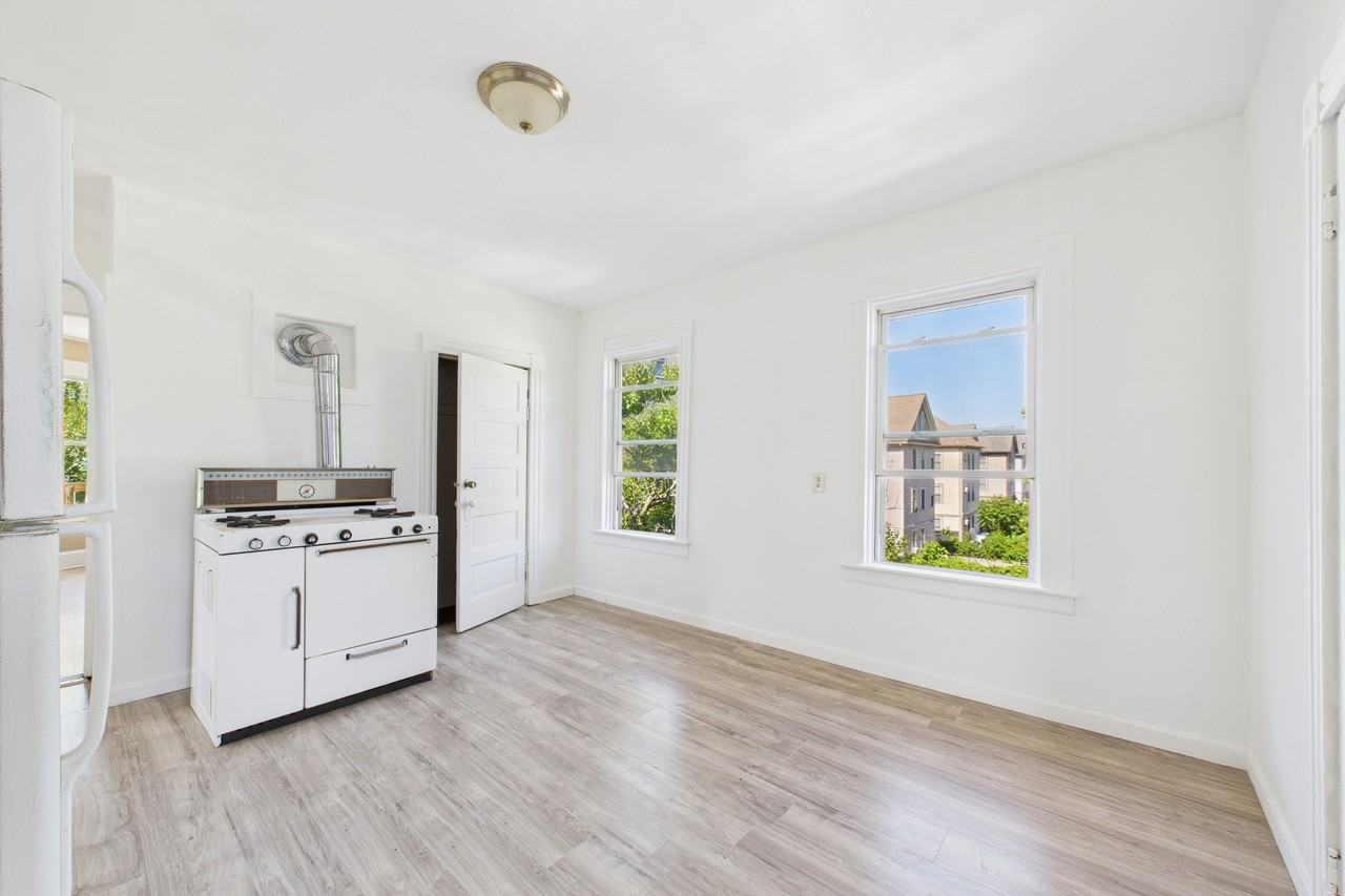 70 Goddard St #3 - Photo 3 of 10