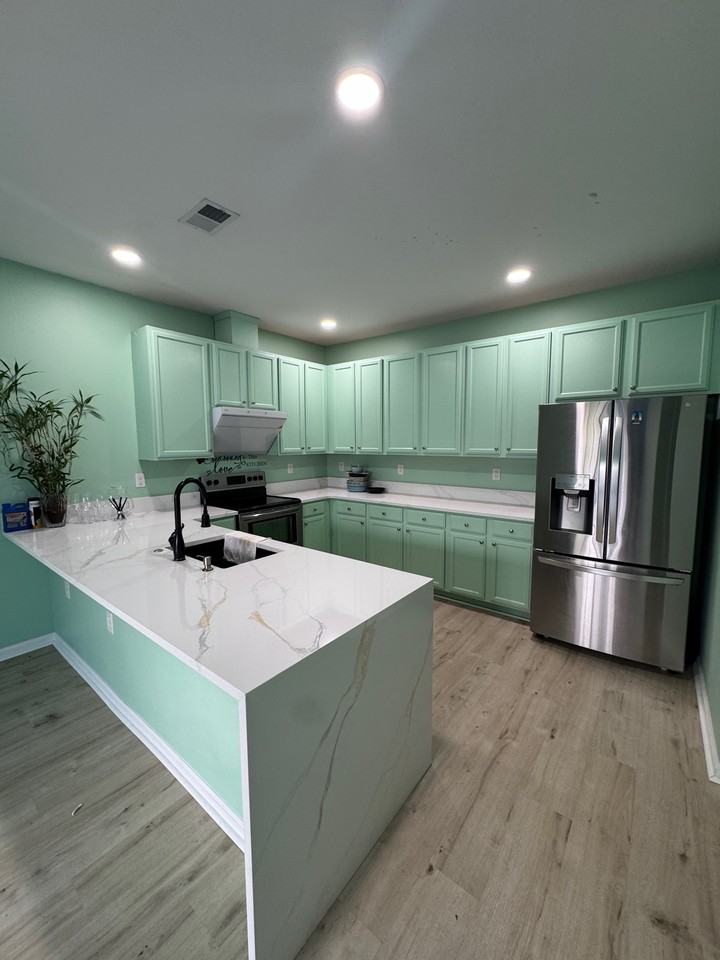 1307 Emsworth Dr #1 - Photo 3 of 19