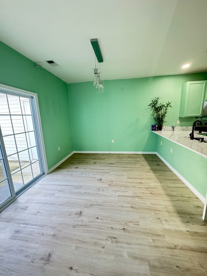 1307 Emsworth Dr #1 - Photo 4 of 19