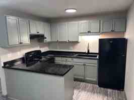 featured image of 608 E Knox St