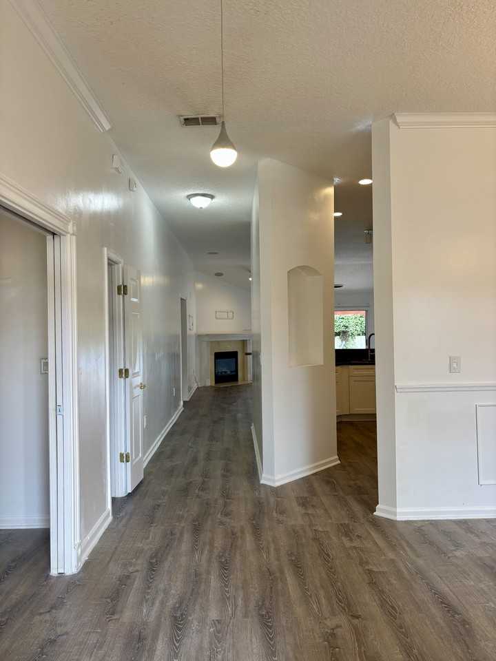 1045 Drakefeather Dr #1 - Photo 3 of 32