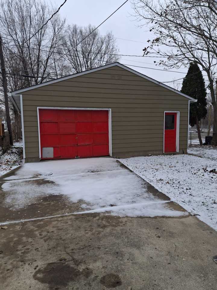 1519 W 2nd St #1 - Photo 2 of 3