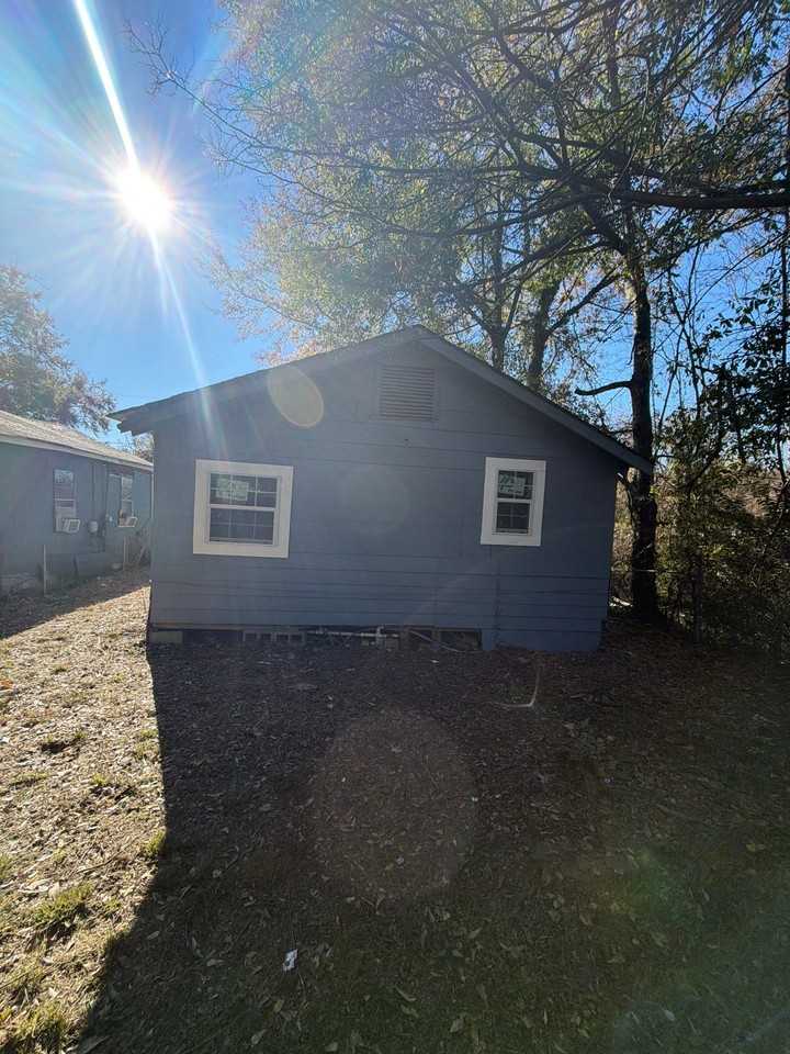 1320 Johnston St #1 - Photo 2 of 7