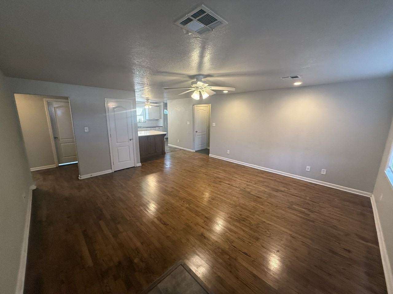 939 E 6th St #1 - Photo 2 of 10