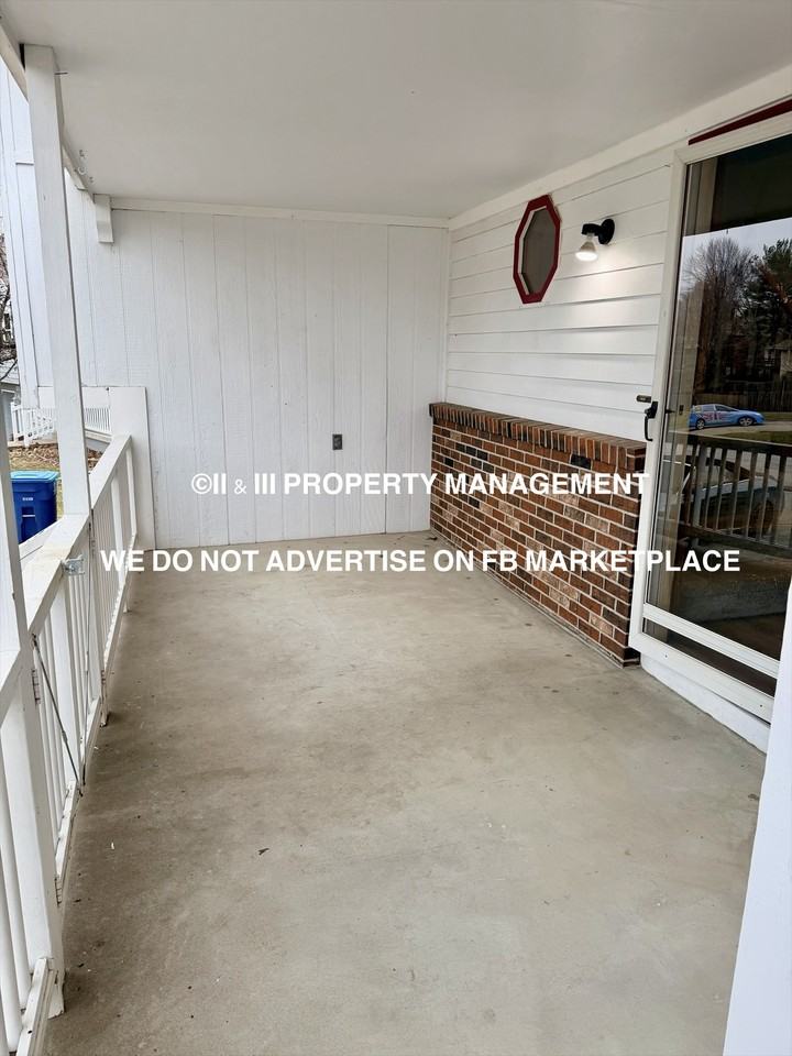 1213 Ne Ball Dr #1 - Photo 2 of 42