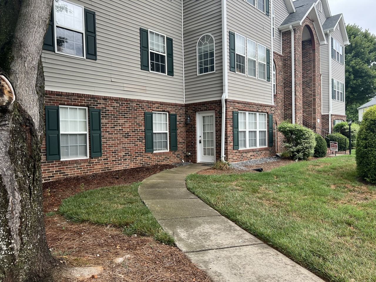 914 Scholastic Ct #1 - Photo 2 of 9