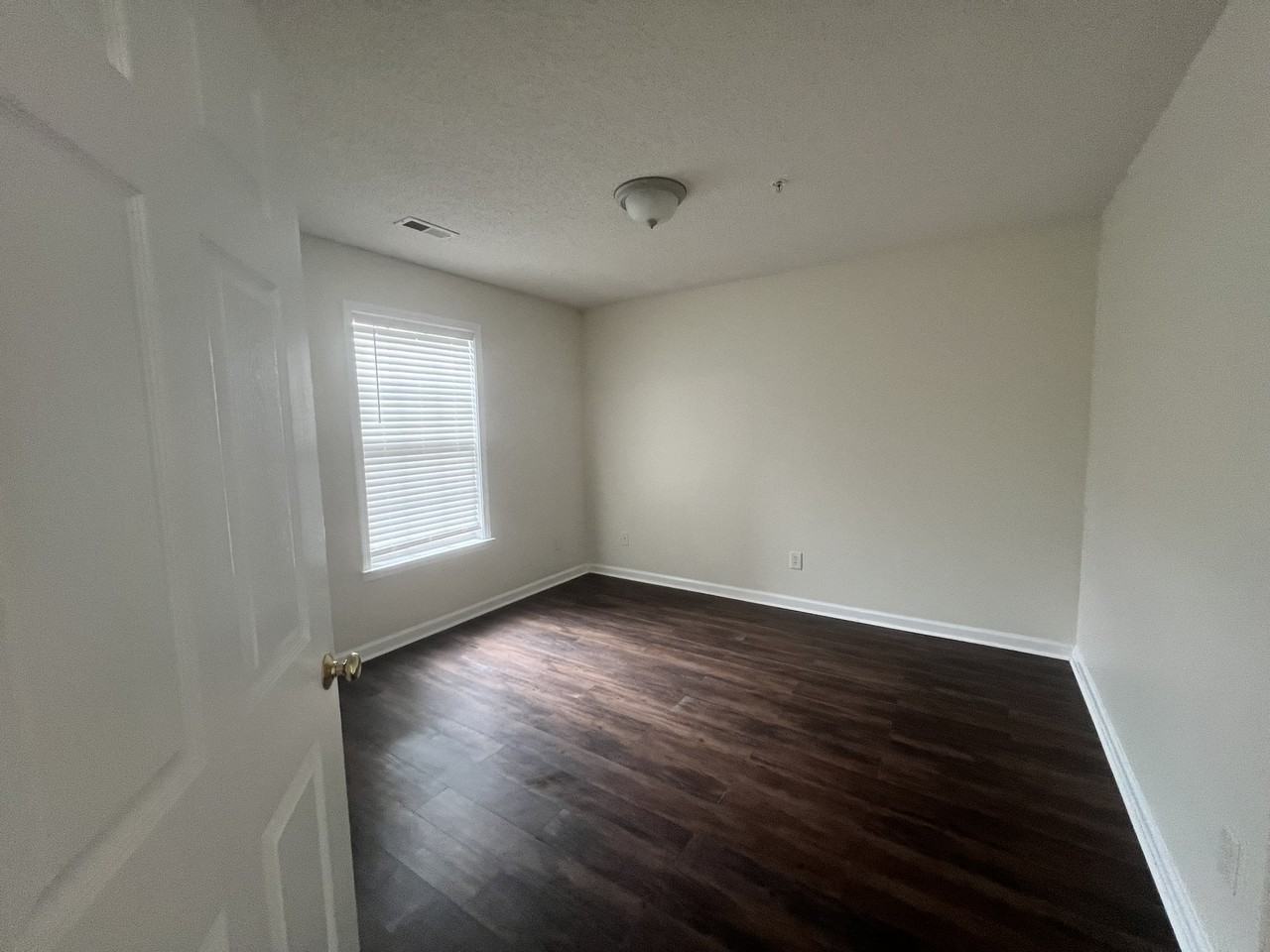 914 Scholastic Ct #1 - Photo 7 of 9