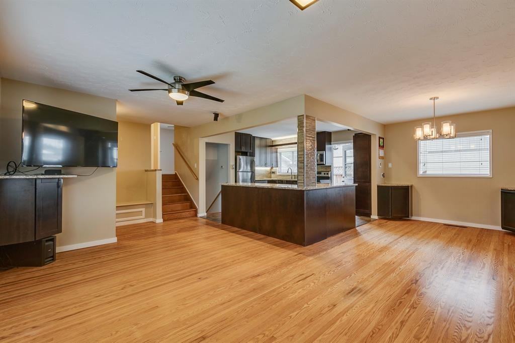 4602 Forman Cres Se #1 - Photo 5 of 11