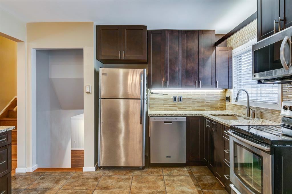 4602 Forman Cres Se #1 - Photo 6 of 11