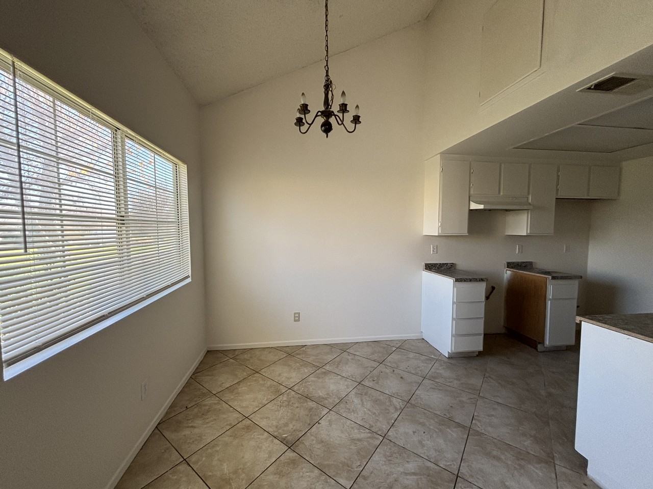 1629 Orchid Ln #D - Photo 5 of 20