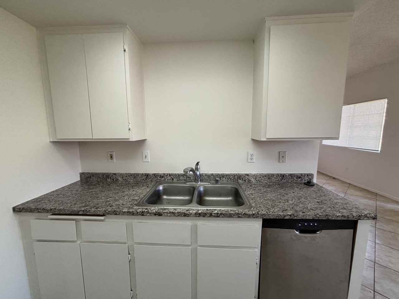 1629 Orchid Ln #D - Photo 6 of 20