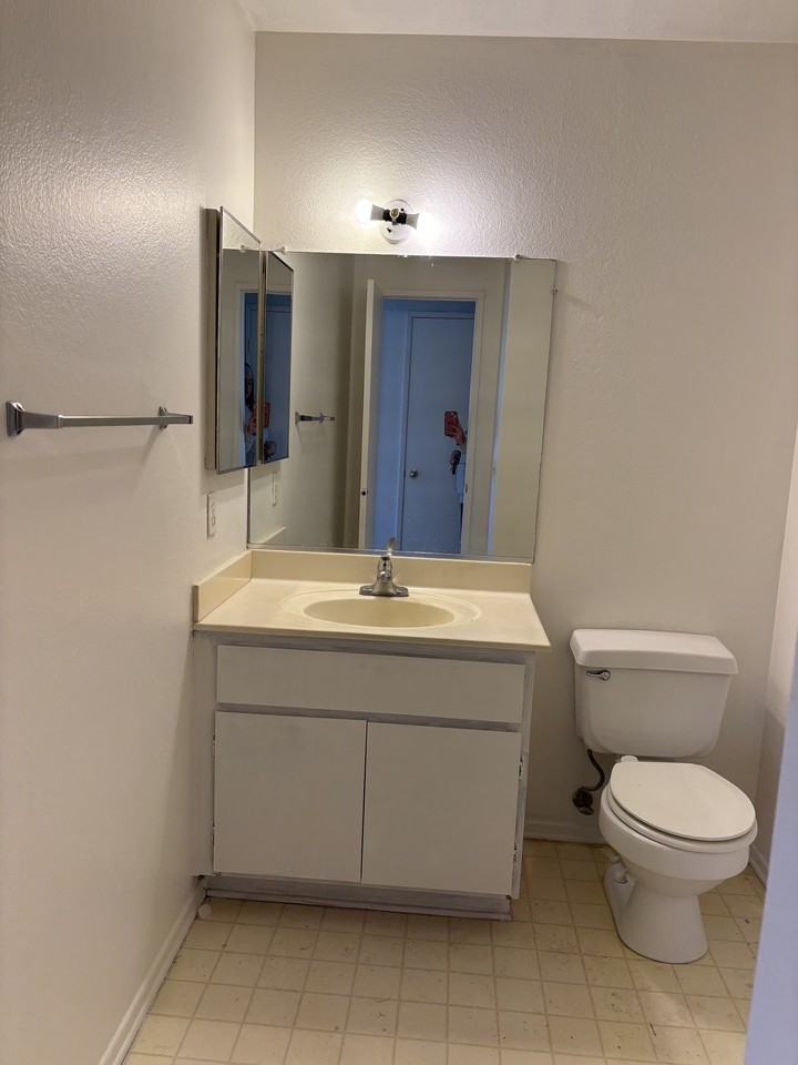 1629 Orchid Ln #D - Photo 7 of 20